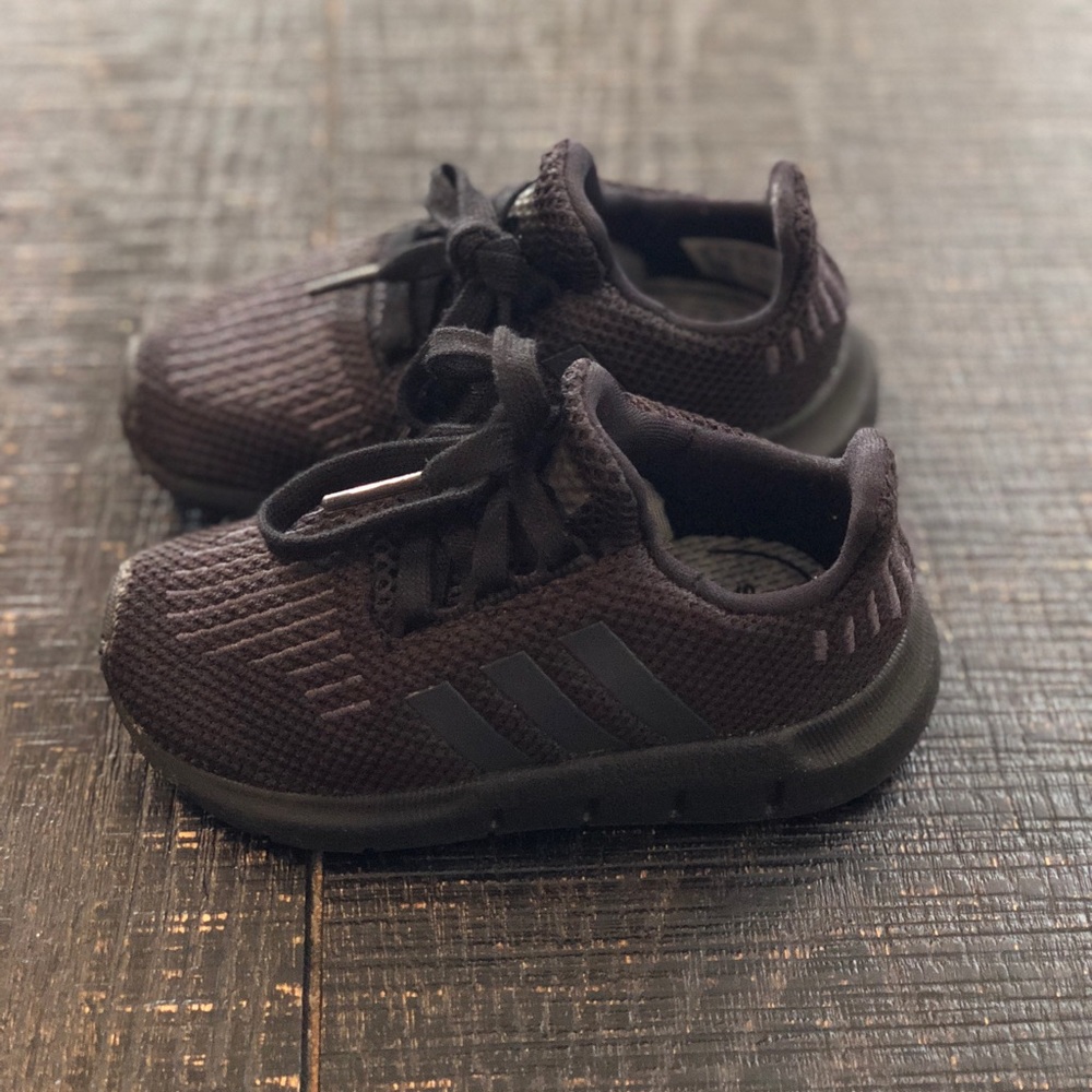 Adidas black toddler sneakers 6k